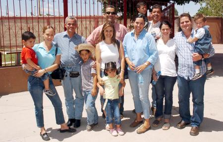 Familias Martínez Ramírez, López Motola, Ramírez Rodríguez y Lugo Ochoa.