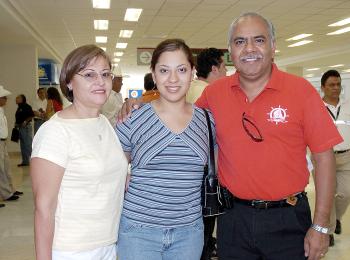 01 de septiembre 2005

Wendy Piña viajó a Tijuana y fue despedida por Jovita y Javier.