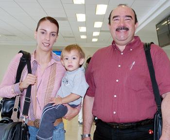 Lorenza Ruiz, Gerardo Méndez y Maximiliano Ruiz viajaron al Distrito Federal.