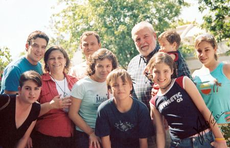 03 de septiembre 2005
Ricardo Villarreal Ríos y Alejandra Pastrana de Villarreal con sus hijos Marcos, Regina, Sofía, Elvira y Alonso Villarreal Pastrana, Jerónimo Villarreal Y Mayca de Villarreal.