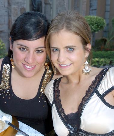 Pamela de la Rosa y Paolita Zarzar.