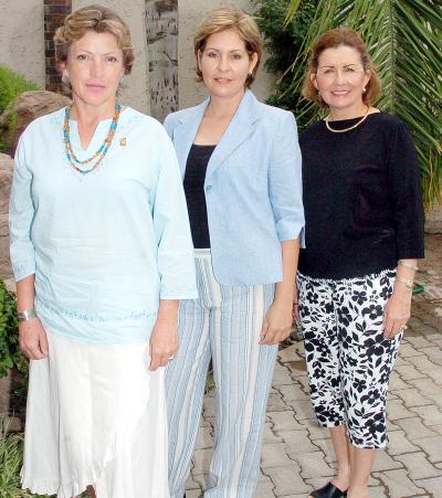 Kitty de Domínguez, Lety Faya y laurita Guarrola.