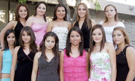 Carolina, Ana Karen, Zaira Estela, Celina, Josefina, Marcela, Elena, Laura, Adelaida, Cecilia y Georgina, debutantes del Club Campestre de Gómez Palacio.