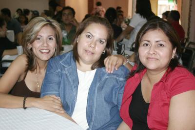 Claudia Martínez, Lulú Alderete y Patricia Soto.