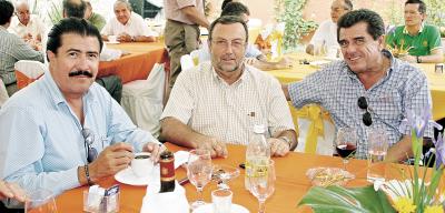 Hugo de la Mora, Gerardo Martín Soberón y Luis de la Rosa Córdova.