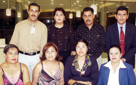 Edelmira Gómez, Juanis Martínez, Mariano Palomares, Mariano Martínez, Fátima Martínez, Araceli Gutiérrez, Ricardo Cyvorrord y Berenice Ramírez.