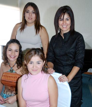 Jéssica Guzmán, Daniela Martínez, Amy de Mejía Ana T. González.