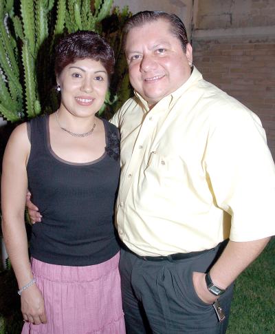 Patricia Gándara de Gómez y Julián.