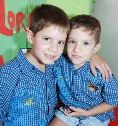 10 de septiembre 2005
Lorenzo y Leonardo Soto cumplieron años.