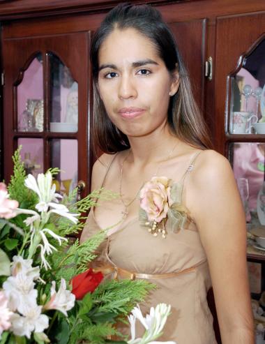 Sayra Deyanira Cordero Herrera fue despedida de su soltería.