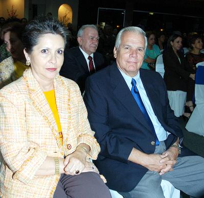 Laurencia Martínez de González y Fernando González La Fuente.