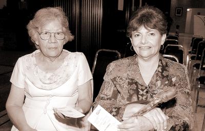 María Guadalupe Facusseh y Sofía de Chávez.