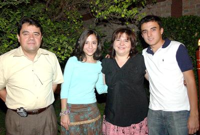 Napoléon de la Garza, Silvia de la O de la Garza, Napo de la Garza y Nancy de la Garza.