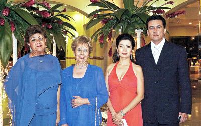 11 de septiembre 2005
Socorro Máynez Romo, Aurora Máynez, Gerardo Máynez y Paty de Máynez.