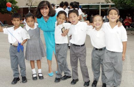 Eduardo Sánchez, Marifer Flores, Marcela Arreola, Eduardo Romero, Alejandro González, Daniel Elías y Fernando Jardón.