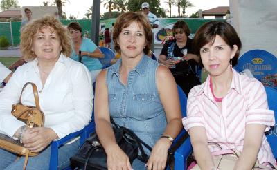 Rosario de Cuervo, Mireya de Rodríguez y Carolina de Landeros.