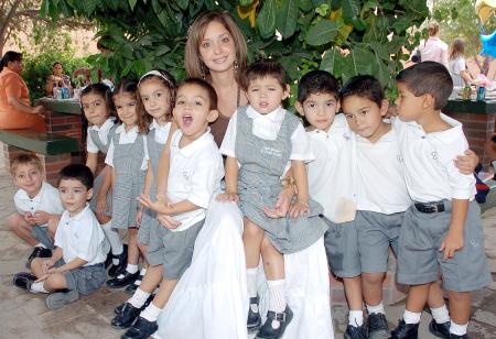 Andrea Valencia, Jonhatan, Christian, Paola, Ivana, Mariangel, Carlos, Víctor, Marlén y Kevin.