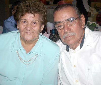 María Amada Aguilera y Sabino González.