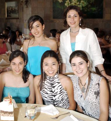 Fernanda Ríos, Emma Arellano, Ana María Borbolla, Paola Ríos y Teresa Bernal de Ríos.