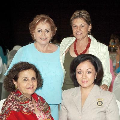 Ángeles de Milán, Vickie Tolentino de Hamdan, Karime CH. de Lee y Perlita L. de Pérez.