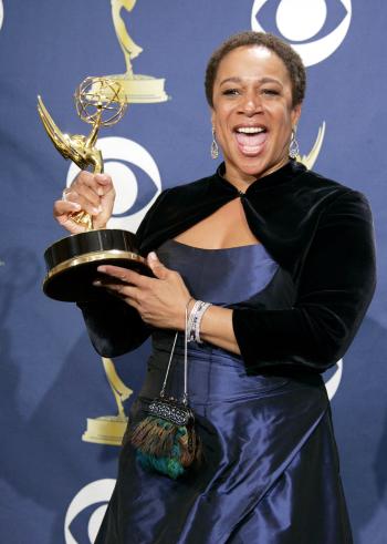 Contenta celebró su premio como Mejor Actriz, S. Epatha Merkerson, por su papel en Lackawanna Blues.