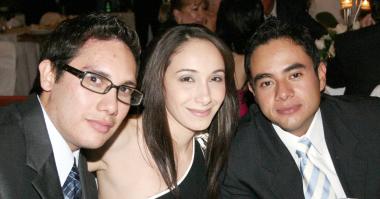 Daniel Labastida, Delia Cárdenas y Sixto Mendoza.