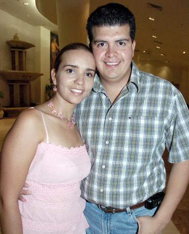 Brenda Torres y Genaro Guillén.