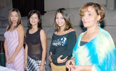 Pilar Graciano, Sindy Bueno, Érika Flores y Paula Serrán.