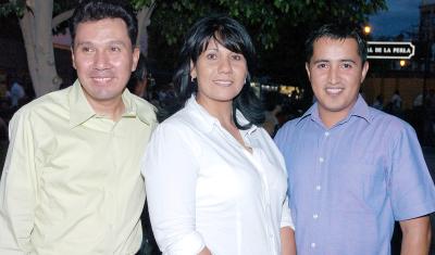 Salvador Díaz, Mary José Chavoya y Guillermo García.