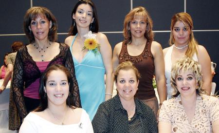 19 de septiembre 2005
Norma Irais acompañada de Coco Garza, Rosy Garza, Evamgelina Torres, Rosamaría Torres, Maya Borrego, y Carina Márqiuez, en la despedida que le ofrecieron.