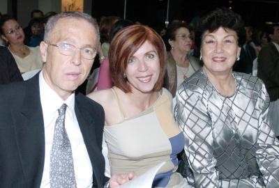 Armando Martín Soberón, Mavisa Rodríguez Garza y Carmen M. de Lela.