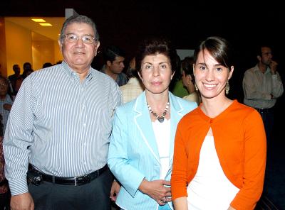 Armando García Triana, Io Camil de García Triana y Bárbara Carzón.