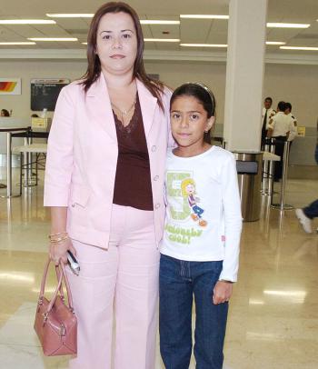 María Luisa y Eleonora Núñez viajaron con destino a Los Ángeles.