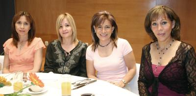 Lourdes de Cepeda, Marissa Marrera, Linda Rodríguez y Rosy Torres.