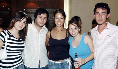 Grethel Romo, Kristian Rodríguez, Gaby Villegas, Pla Dipp y Carlos Larralde.