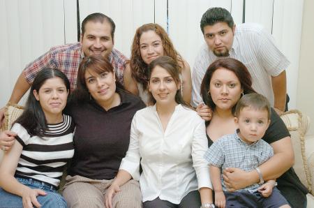 Jaqueline Ramos Varela, celebró su cumpleaños con una amena fiesta en compañía de amigos.