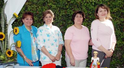 Yolanda de Gutiérrez, Mayela de Garza, Xanat de Fragoso y Silvia de Gutiérrez.