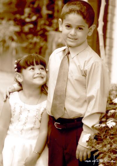 Kavin Javier y Yosany Gutiérrez Ochoa, hijitos de Francisco Javier Gutiérrez Rodríguez y Victoria Ochoa de Gutiérrez, en una fotografía de estudio