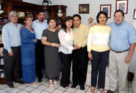 26 de septiembre 2005
Marco Antonio Herrera Gallo y Claudia Marcela Adame Ponce junto a sus familiares.