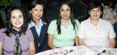 Claudia Rosales de García, Rocío Martínez de Vargas, Lety Rivera de García y Angelina Valles de Río.