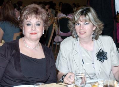 Laura Prado  e Isabel de Zúñiga.