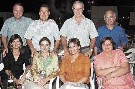 Julio González, Pilar Moncholi, Jesús Haro, Mariano Aparicio, Marcelo Bremen, Ana Cristina González, Federico Sáenz y Cecilia González.