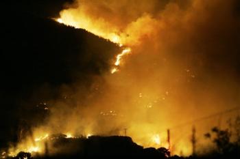 El fuego amenaza Los Ángeles