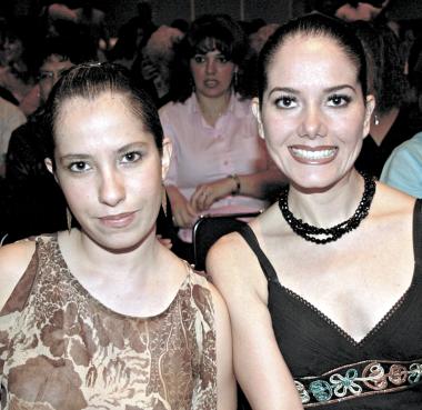 Alejandra Aguilar y Claudia Saldaña.