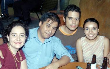 Paty Hernández, Miguel Canseco, Alejandro Esquivel y Tere Hernández.