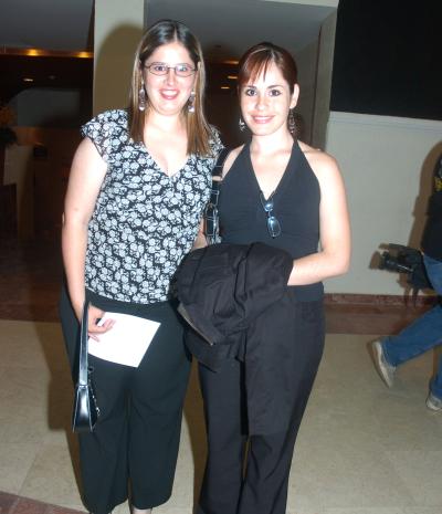 Paty y Pily González Arriaga.