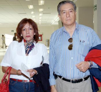 Guadalupe García y Ernesto Godínez vivjaron con destino al DF.