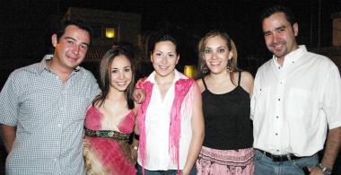 Alejandro Flores, Sofía Negrete, Cristy Moreno, Cristy Bañuelos, Mauricio Nevárez.