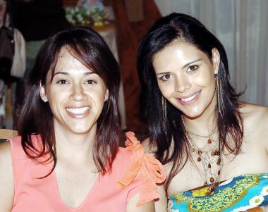 Marisa Ibarra de Dueñes y Claudia de Olmos.