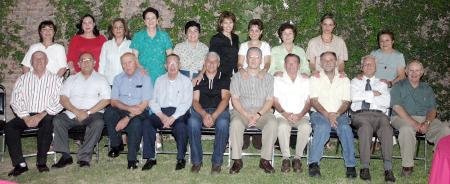 Con una agradable reunión se llevó a cabo en casa de los señores Raúl Valdés Sánchez y Lucía Puentes de Valdés, el aniversario del Club Fotográfico de La Laguna.